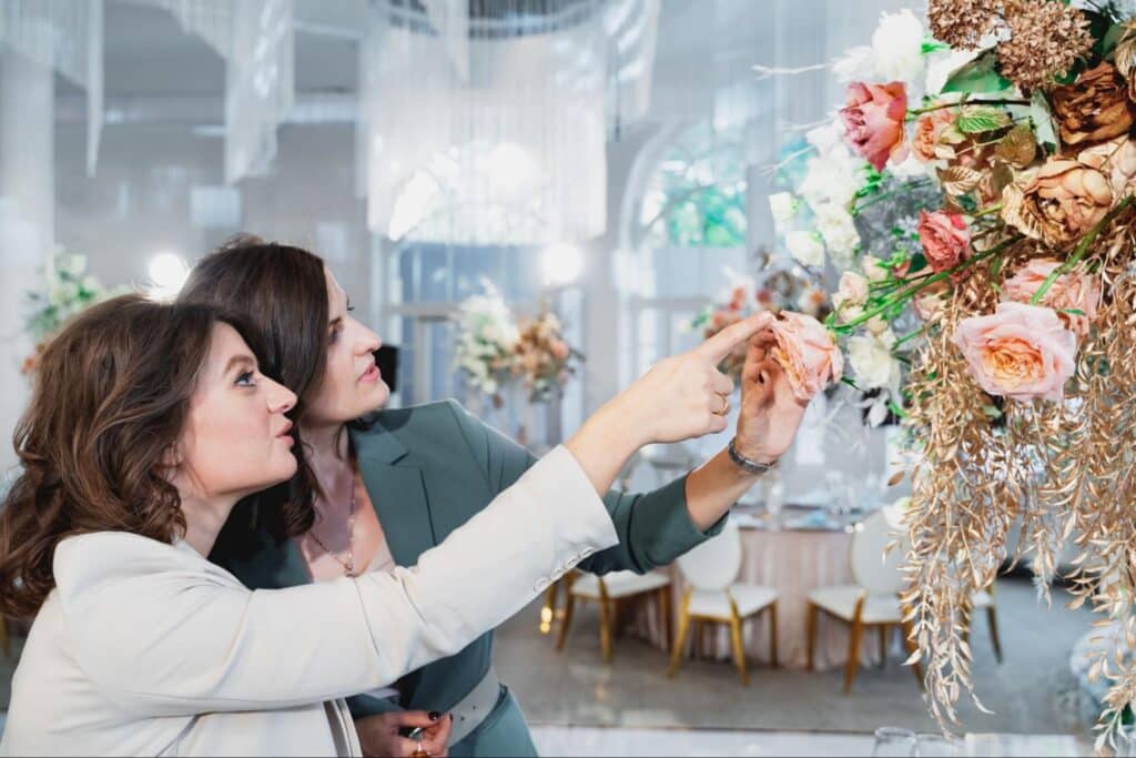 bride talking with a florist