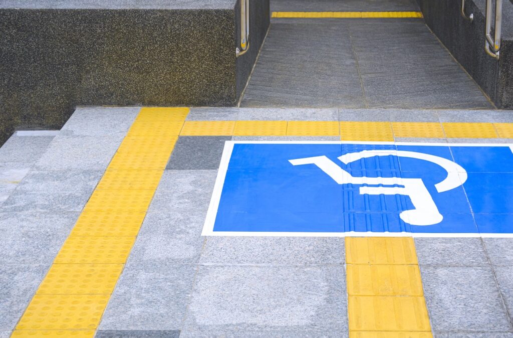 disabled wheelchair sign with ramp